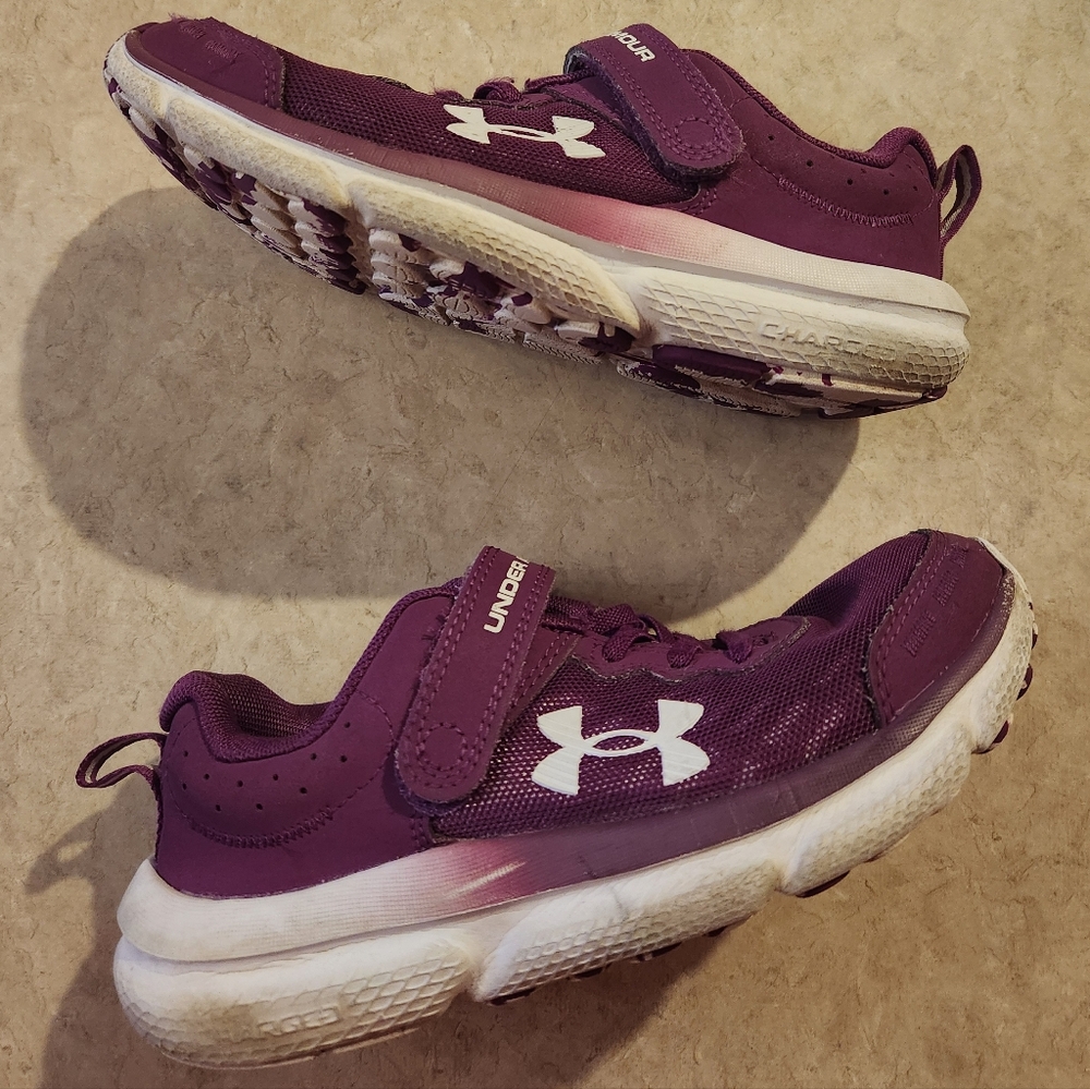 Under Armour Kids Sneakers in Purple
